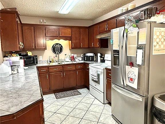 5th image of 1772 Woodmont Dr
