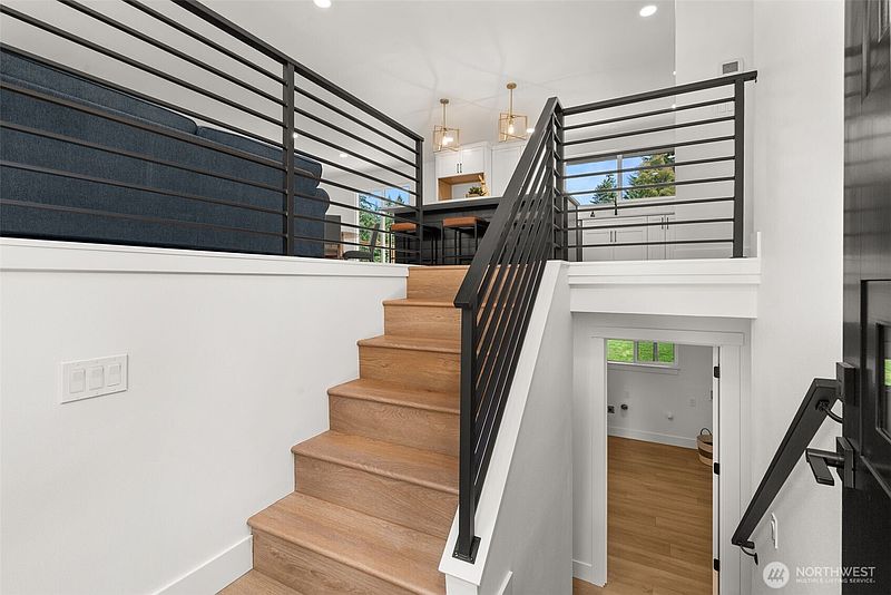 5th image of 6312 Glenwood Drive SW