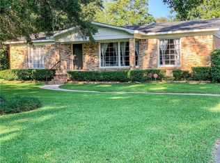 21 Lafayette Dr, Saraland, AL 36571