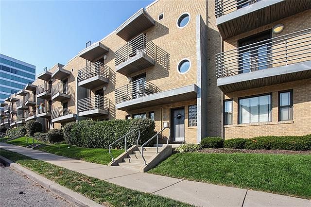 1st image of 4532 Broadway St APT 1N