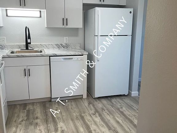 2nd image of 212 S Balsam St #102