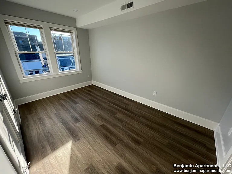 80 N Beacon St #5 — Photo 7