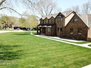 607 Stagecoach Rd, Grand Island, NE 68801