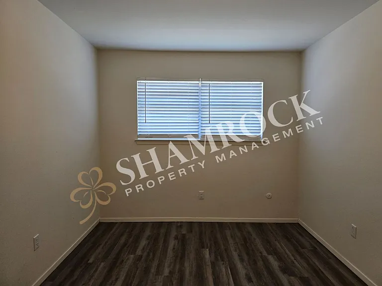 7204A Sanger Ave — Photo 9