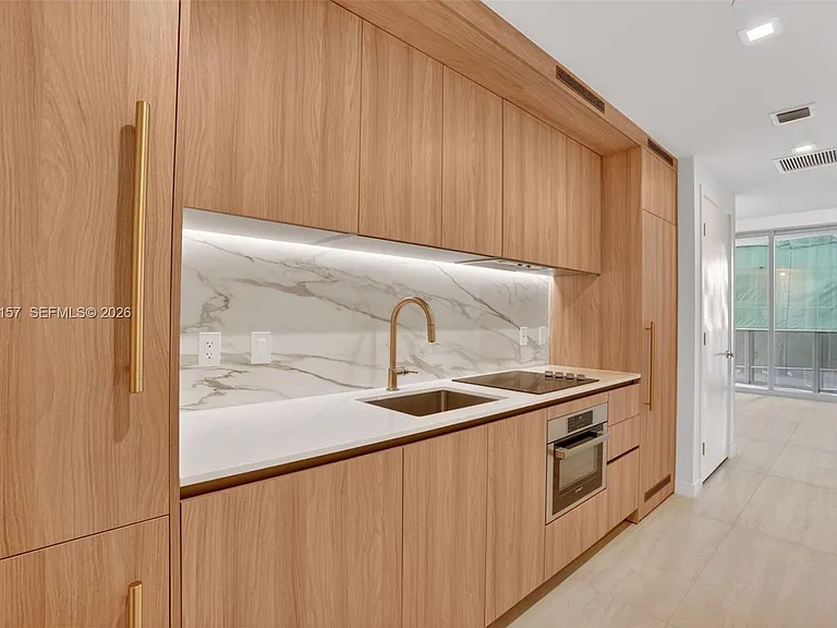 77 SE 5th St #2705 — Photo 3