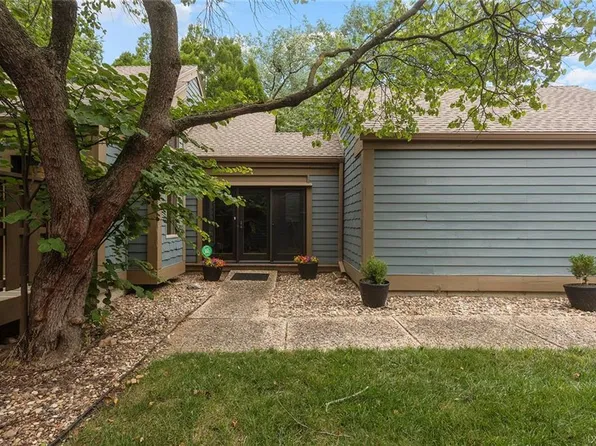 331 Westwoods Cir, Liberty, MO 64068