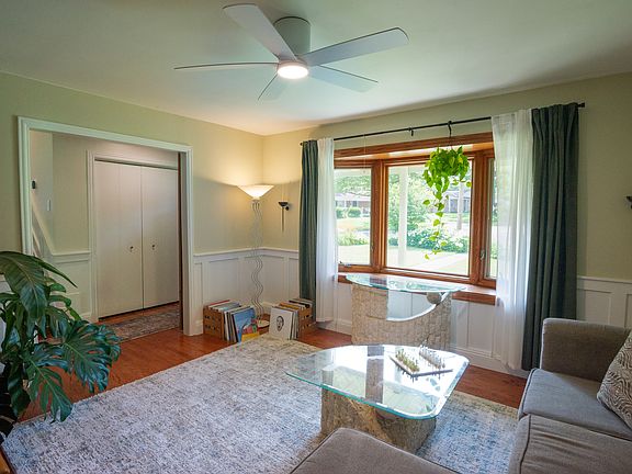 4th image of 2724 Lookout Cir