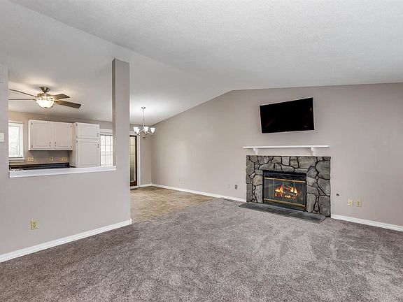 4th image of 7427 E 32nd Ct N