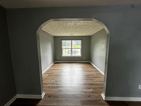 5th image of 8781 Lake Jordan Ct