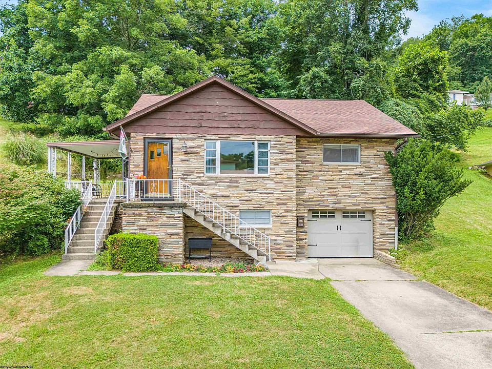 1st image of 1136 Village Way