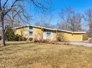 2640 Deerfield Rd, Riverwoods, IL 60015