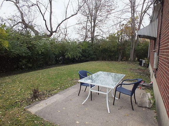 3rd image of 4047 Brumbaugh Blvd