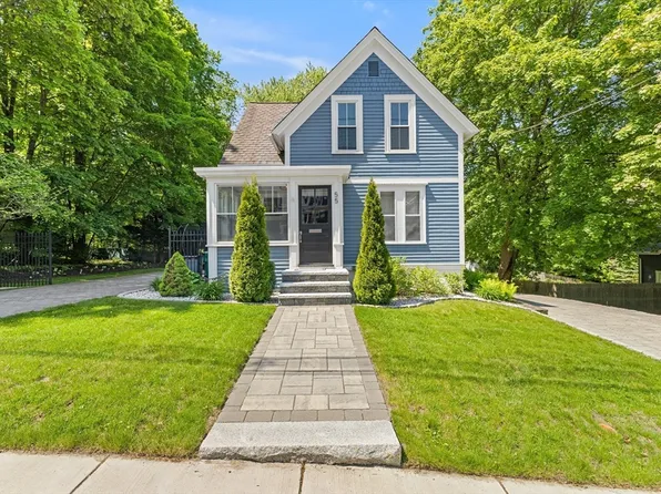 55 School St, Groveland, MA 01834
