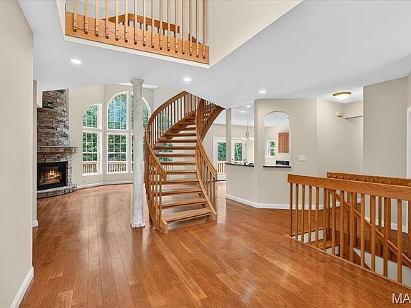 4th image of 1549 Paradise Valley Dr