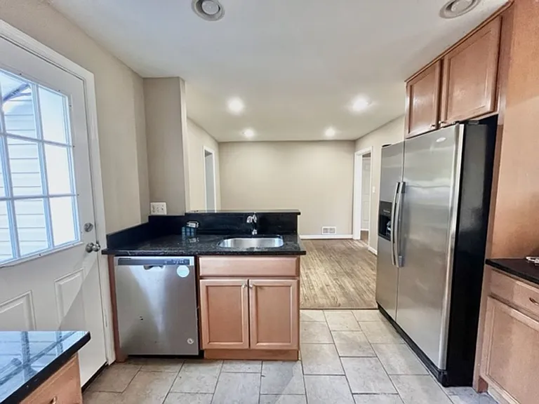 5128 Mangum Rd — Photo 6