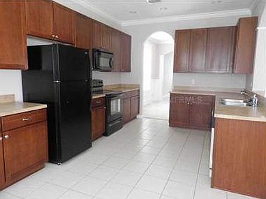 4th image of 30622 Annadale Dr