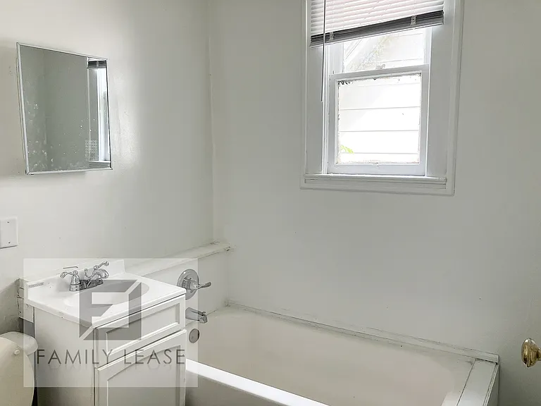 1613 N Edward St — Photo 15