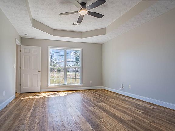 5th image of 23 Lamb Rd