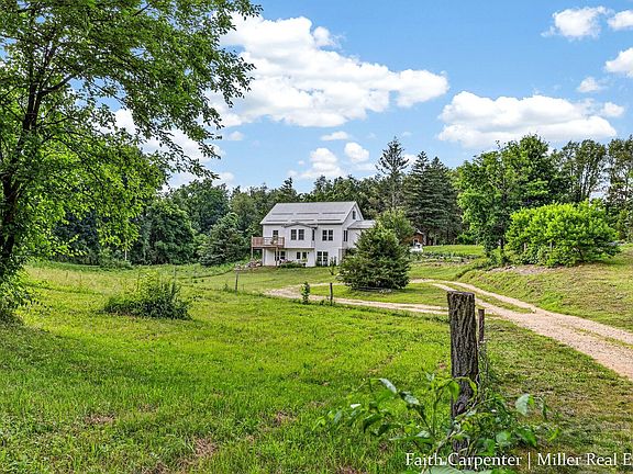 2nd image of 3062 W Cloverdale Rd