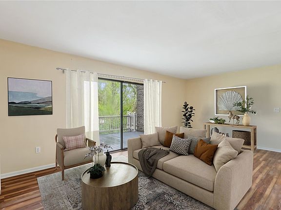 3rd image of 202 Williamsburg Ln #202