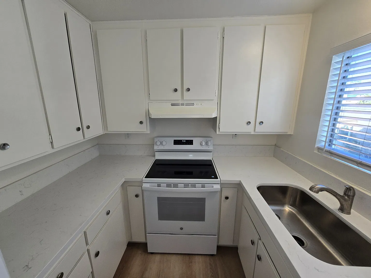36th St. 4443 — Photo 3