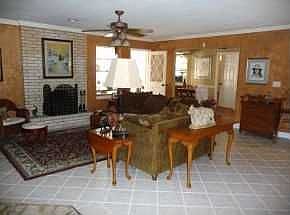 4th image of 907 De Leon Dr