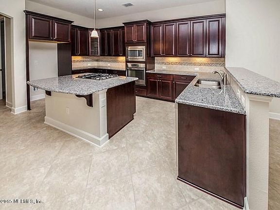 4th image of 18 Royal Lake Dr #1