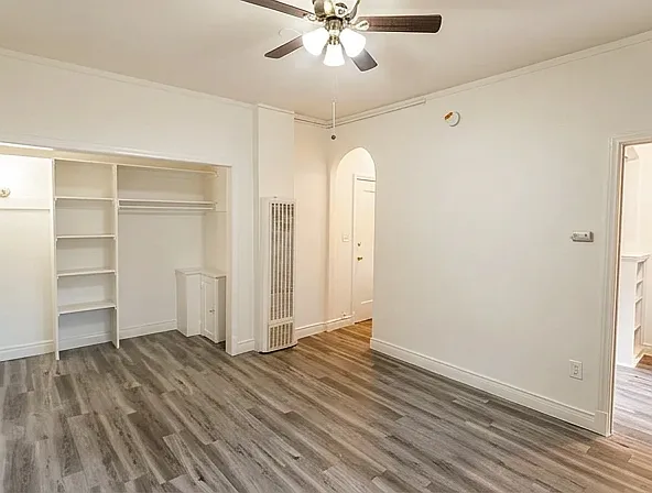 Studio, 450 sqft, $2,250 — Photo 4