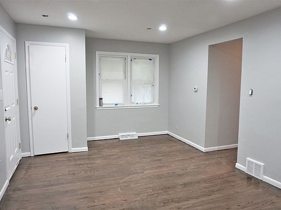 3rd image of 5110 N Lotus Ave