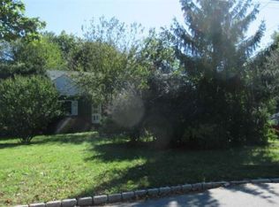 131 Gibbs Rd, Central Islip, NY 11722