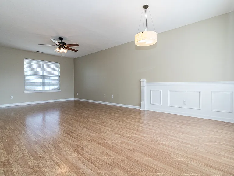 212 Applewood Ln — Photo 8