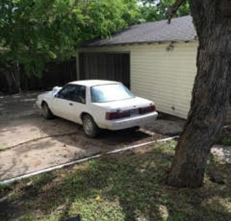 3rd image of 1601 Daly Dr