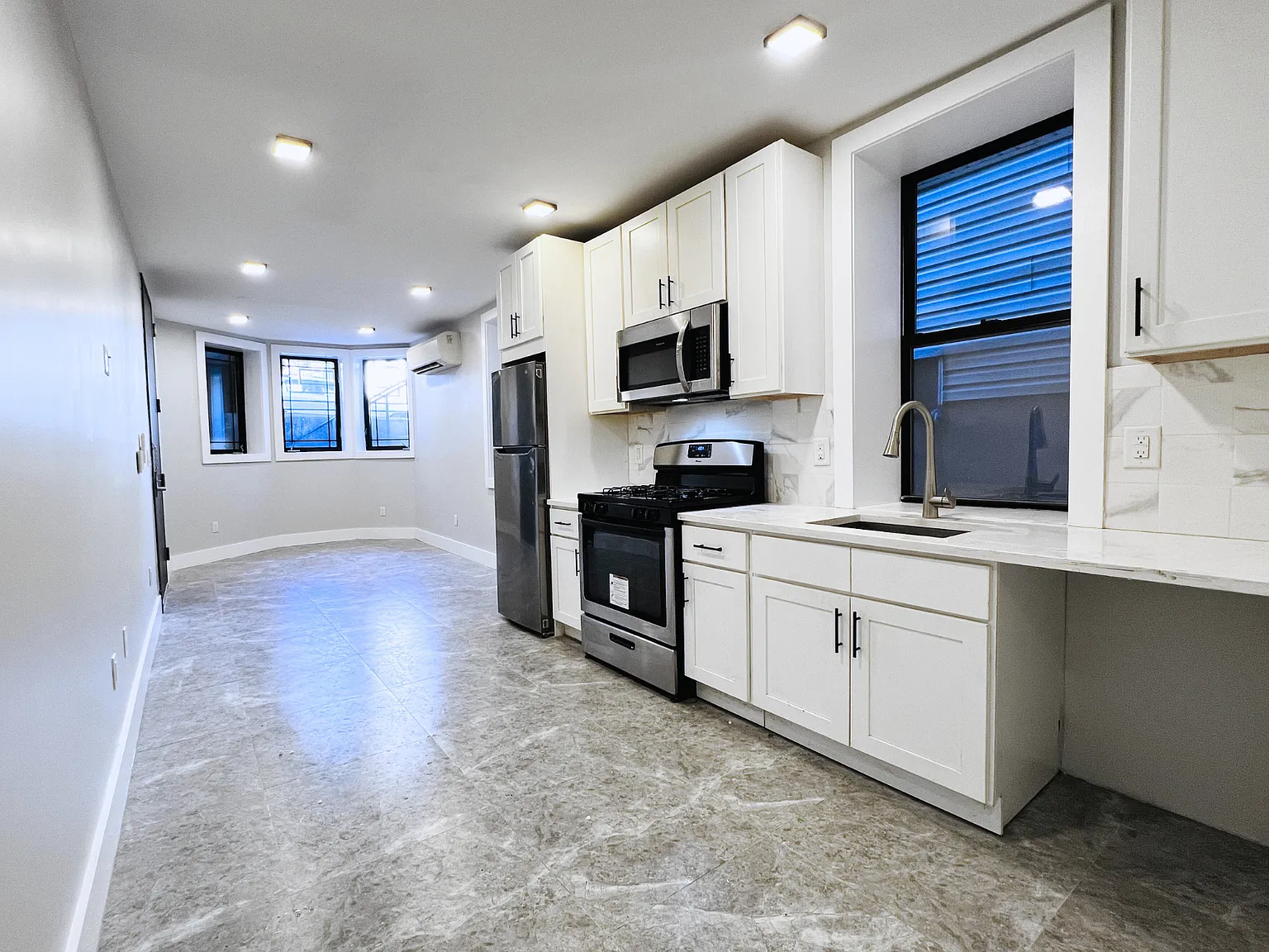 2 bed, $2,100 — Photo 4
