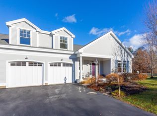 13 Marigold Ln, Falmouth, ME 04105