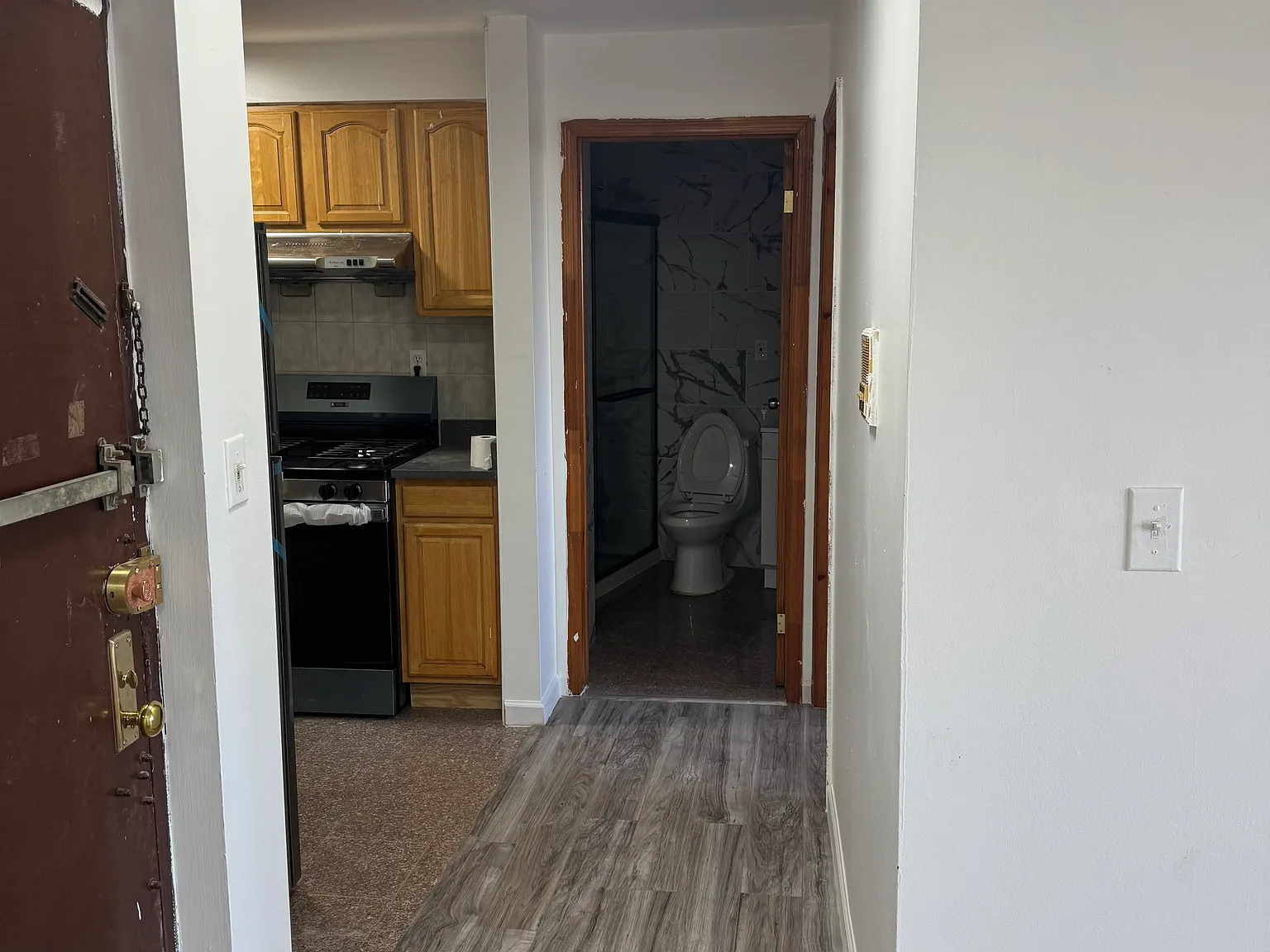 2 bed, 550 sqft, $2,200 — Photo 3