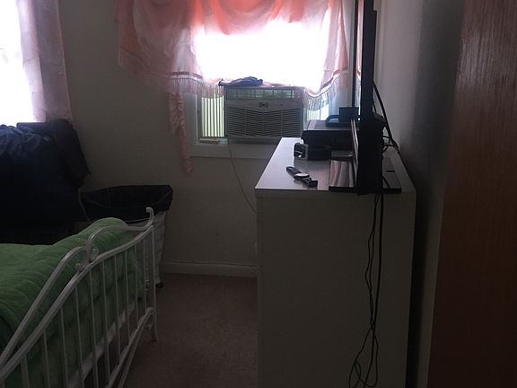 4th image of 2366 26th St #2B