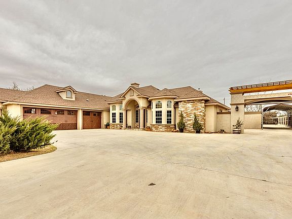 3rd image of 2391 Bainbridge Dr
