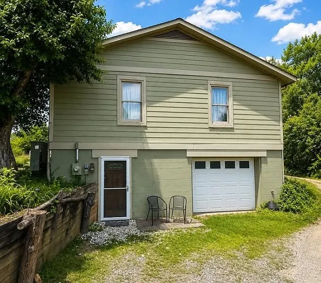 Alexander Rd — Photo 1
