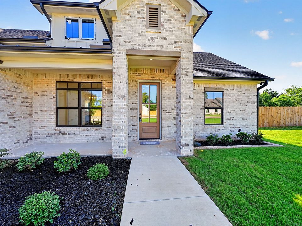 1st image of 306 Grace Ln