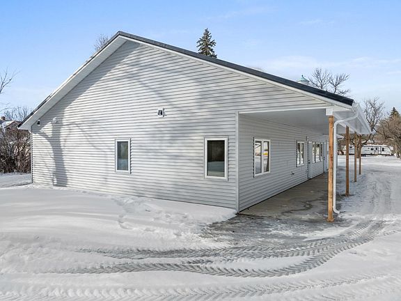 5th image of 308 Highland St