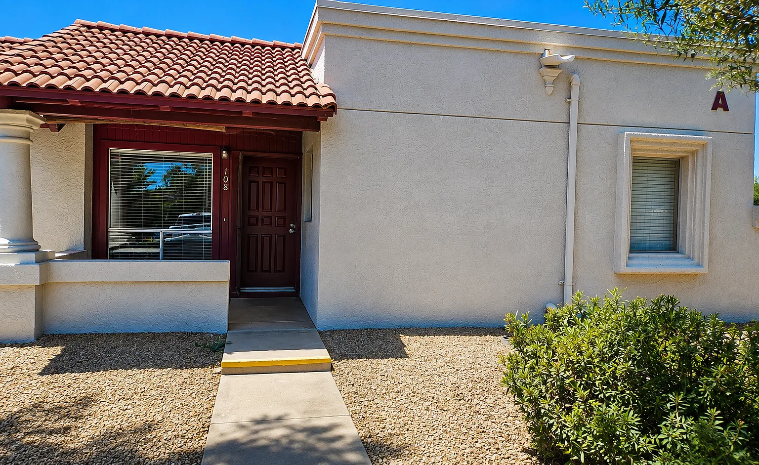 2 bed, 965 sqft, $1,490 — Photo 2