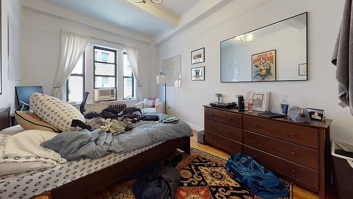 Rented by Bond New York | media 25