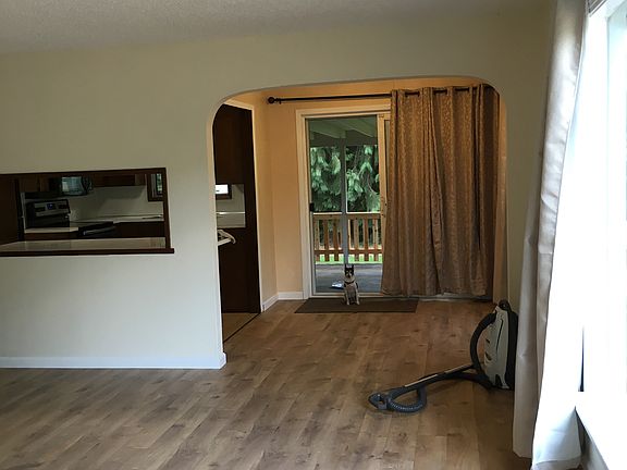3rd image of 428 Euclid Ave