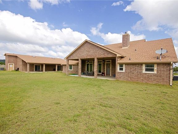 2nd image of 818 Herzog Mountain Ln