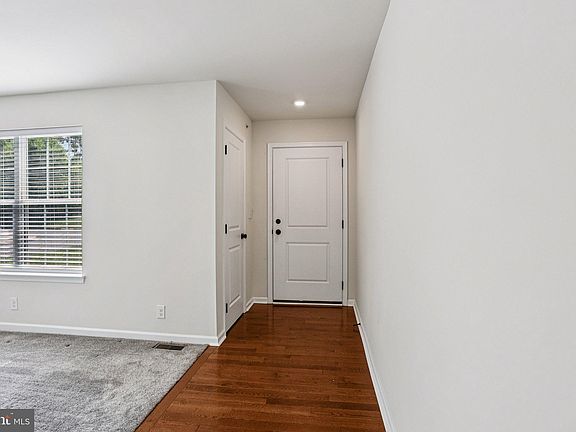 3rd image of 162 Logan Ave