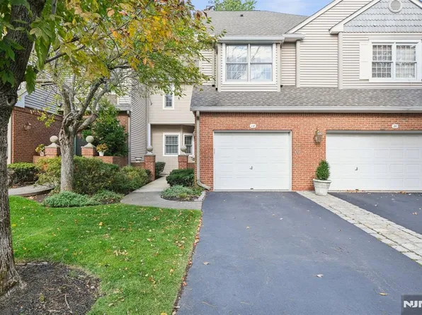 18 Harkey Ct #63, Roseland, NJ 07068