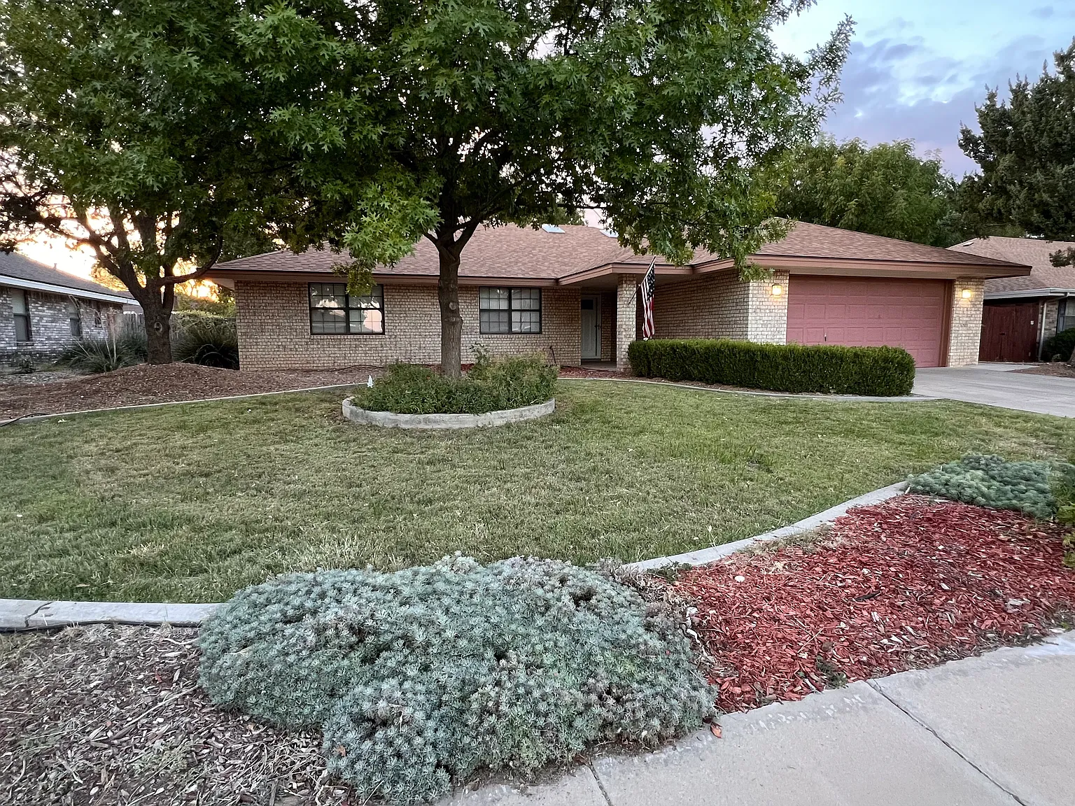 3 bed, 2044 sqft, $2,850 — Photo 2