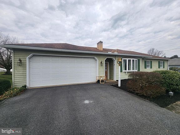 5th image of 320 Crestline Dr