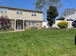 18 Orchard Dr, Old Bridge, NJ 08857
