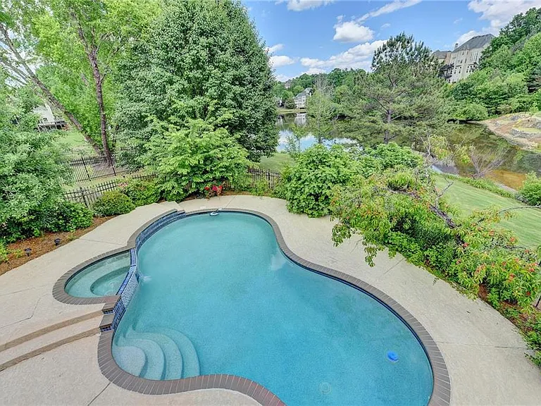 645 Falls Bay Ct — Photo 75